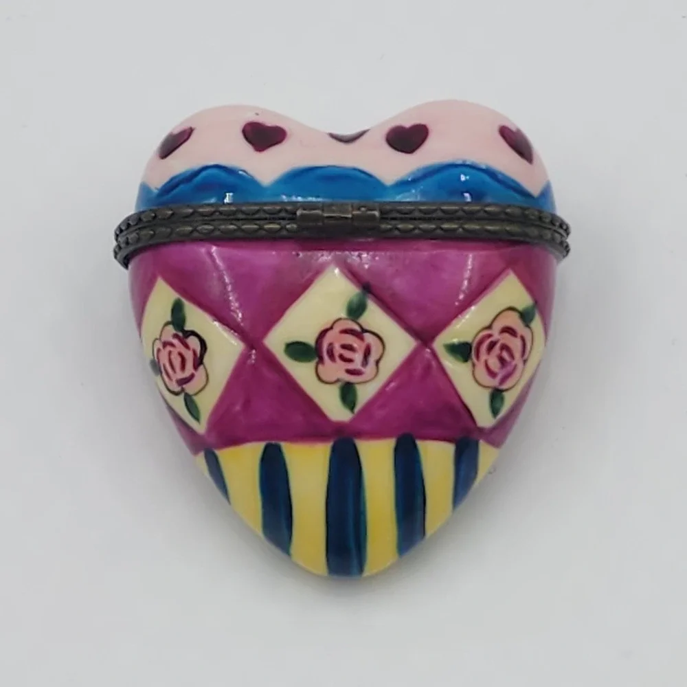 Heart Shaped Trinket Box Hinged Floral Roses Stripes Bow Clasp Colorful